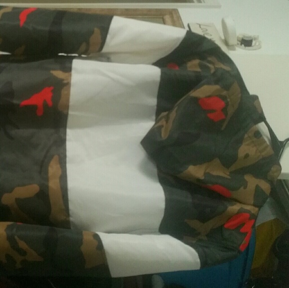 Brand New Windbreaker Jacket - Picture 3 of 3